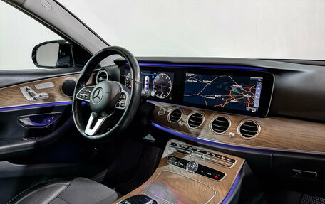 Mercedes-Benz E-Класс, 2019 год, 2 990 000 рублей, 27 фотография