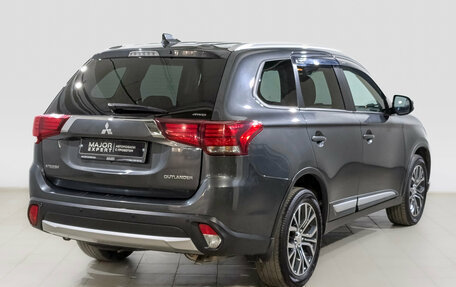Mitsubishi Outlander III рестайлинг 3, 2018 год, 1 995 000 рублей, 5 фотография