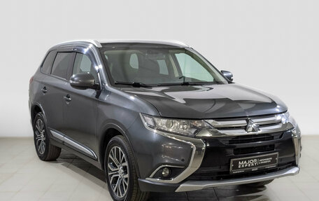 Mitsubishi Outlander III рестайлинг 3, 2018 год, 1 995 000 рублей, 3 фотография