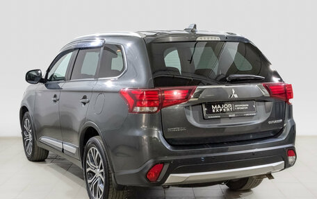 Mitsubishi Outlander III рестайлинг 3, 2018 год, 1 995 000 рублей, 7 фотография