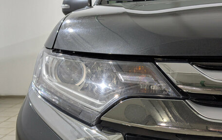 Mitsubishi Outlander III рестайлинг 3, 2018 год, 1 995 000 рублей, 11 фотография