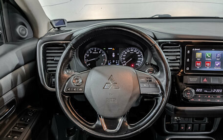 Mitsubishi Outlander III рестайлинг 3, 2018 год, 1 995 000 рублей, 22 фотография