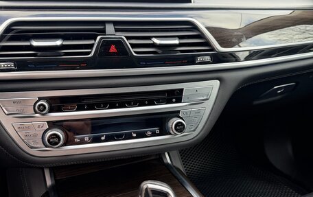 BMW 7 серия, 2019 год, 4 900 000 рублей, 18 фотография