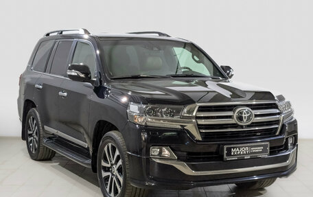 Toyota Land Cruiser 200, 2019 год, 8 600 000 рублей, 3 фотография