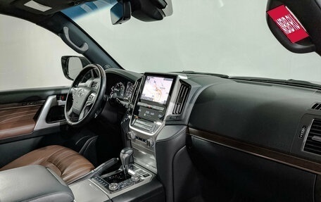 Toyota Land Cruiser 200, 2019 год, 8 600 000 рублей, 13 фотография