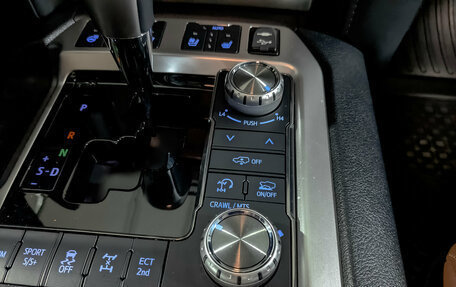 Toyota Land Cruiser 200, 2019 год, 8 600 000 рублей, 28 фотография