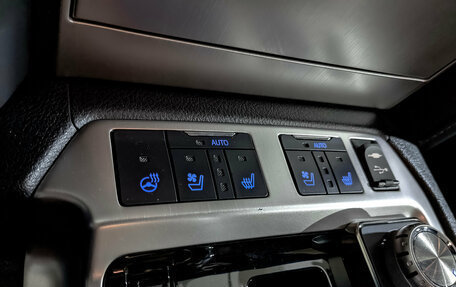 Toyota Land Cruiser 200, 2019 год, 8 600 000 рублей, 29 фотография