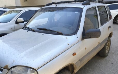 Chevrolet Niva I рестайлинг, 2003 год, 150 000 рублей, 2 фотография