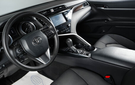 Toyota Camry, 2019 год, 3 249 000 рублей, 8 фотография