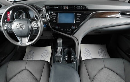 Toyota Camry, 2019 год, 3 249 000 рублей, 13 фотография