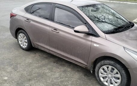 Hyundai Solaris II рестайлинг, 2018 год, 850 000 рублей, 2 фотография