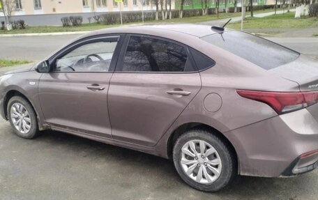 Hyundai Solaris II рестайлинг, 2018 год, 850 000 рублей, 4 фотография