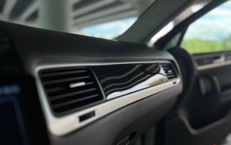 Volkswagen Touareg III, 2012 год, 1 900 000 рублей, 28 фотография