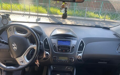 Hyundai ix35 I рестайлинг, 2011 год, 990 000 рублей, 13 фотография