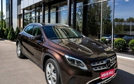 Mercedes-Benz GLA, 2018 год, 1 980 000 рублей, 2 фотография