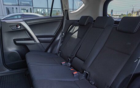 Toyota RAV4, 2015 год, 2 265 000 рублей, 15 фотография