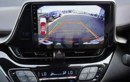 Toyota C-HR I рестайлинг, 2017 год, 1 690 000 рублей, 19 фотография