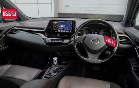 Toyota C-HR I рестайлинг, 2017 год, 1 690 000 рублей, 12 фотография