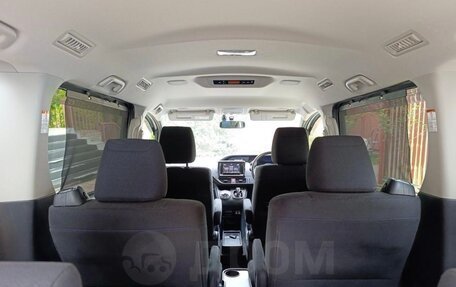 Toyota Voxy III, 2014 год, 1 390 000 рублей, 10 фотография
