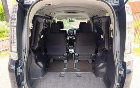 Toyota Voxy III, 2014 год, 1 390 000 рублей, 17 фотография