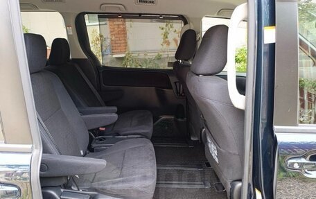 Toyota Voxy III, 2014 год, 1 390 000 рублей, 23 фотография