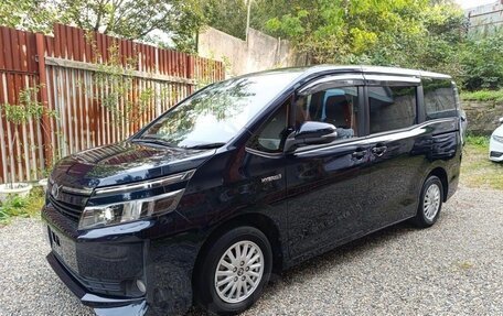 Toyota Voxy III, 2014 год, 1 390 000 рублей, 39 фотография