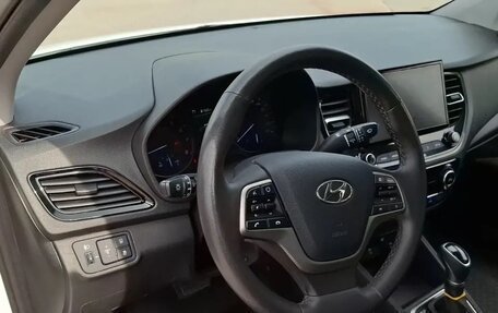 Hyundai Solaris II рестайлинг, 2021 год, 1 420 000 рублей, 8 фотография