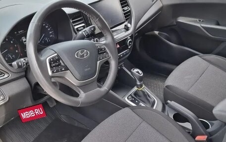 Hyundai Solaris II рестайлинг, 2021 год, 1 420 000 рублей, 9 фотография