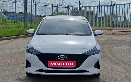 Hyundai Solaris II рестайлинг, 2021 год, 1 420 000 рублей, 2 фотография