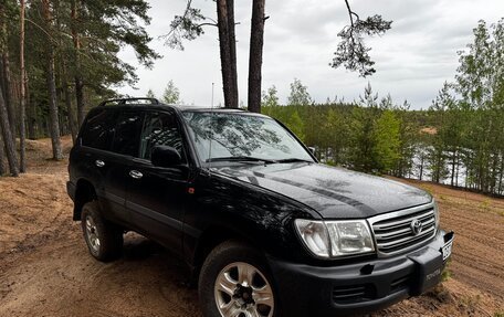 Toyota Land Cruiser 100 рестайлинг 2, 2004 год, 1 900 000 рублей, 2 фотография