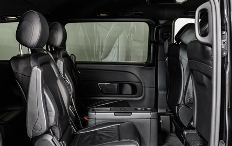 Mercedes-Benz V-Класс, 2018 год, 4 499 000 рублей, 24 фотография