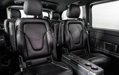 Mercedes-Benz V-Класс, 2018 год, 4 499 000 рублей, 25 фотография
