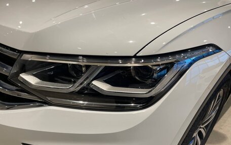 Volkswagen Tiguan II, 2022 год, 4 000 000 рублей, 12 фотография