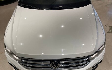 Volkswagen Tiguan II, 2022 год, 4 000 000 рублей, 11 фотография