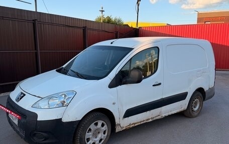 Peugeot Partner II рестайлинг 2, 2010 год, 330 000 рублей, 2 фотография