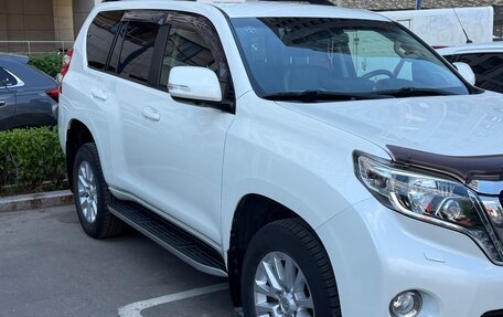 Toyota Land Cruiser Prado 150 рестайлинг 2, 2017 год, 4 330 000 рублей, 3 фотография