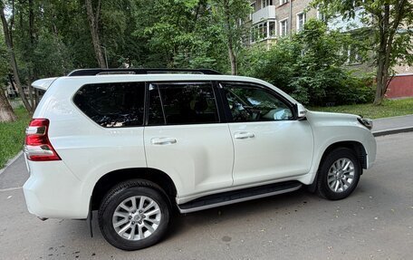 Toyota Land Cruiser Prado 150 рестайлинг 2, 2017 год, 4 330 000 рублей, 5 фотография