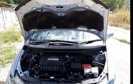 Honda Insight II рестайлинг, 2010 год, 900 000 рублей, 6 фотография