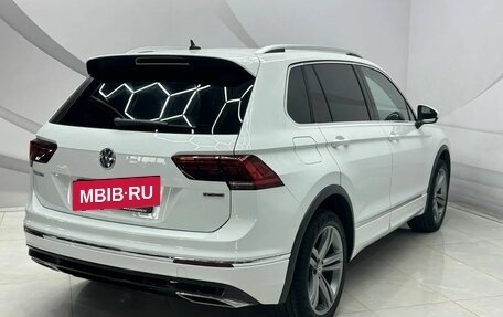 Volkswagen Tiguan II, 2019 год, 3 599 000 рублей, 7 фотография