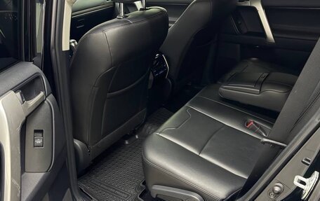 Toyota Land Cruiser Prado 150 рестайлинг 2, 2020 год, 6 150 000 рублей, 8 фотография