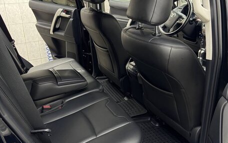 Toyota Land Cruiser Prado 150 рестайлинг 2, 2020 год, 6 150 000 рублей, 10 фотография