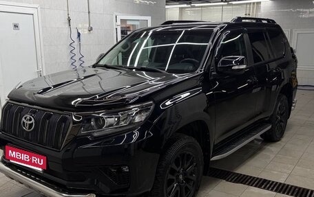 Toyota Land Cruiser Prado 150 рестайлинг 2, 2020 год, 6 150 000 рублей, 2 фотография