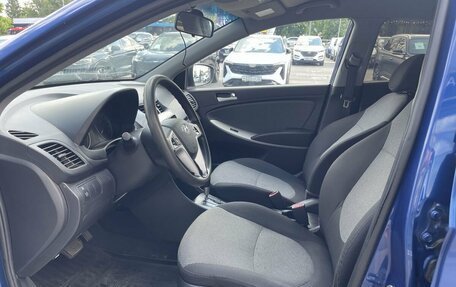 Hyundai Solaris II рестайлинг, 2012 год, 640 000 рублей, 9 фотография