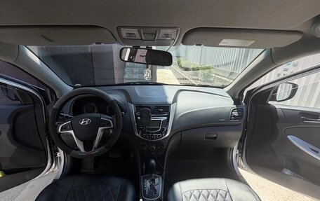 Hyundai Solaris II рестайлинг, 2012 год, 1 100 000 рублей, 4 фотография