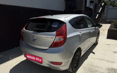 Hyundai Solaris II рестайлинг, 2012 год, 1 100 000 рублей, 5 фотография