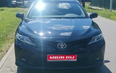 Toyota Camry, 2018 год, 1 900 000 рублей, 1 фотография