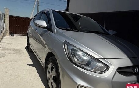 Hyundai Solaris II рестайлинг, 2012 год, 1 100 000 рублей, 10 фотография