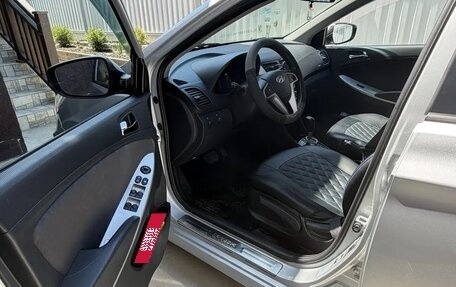 Hyundai Solaris II рестайлинг, 2012 год, 1 100 000 рублей, 8 фотография
