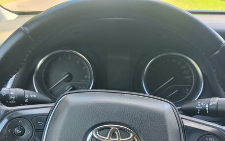 Toyota Camry, 2018 год, 1 900 000 рублей, 6 фотография
