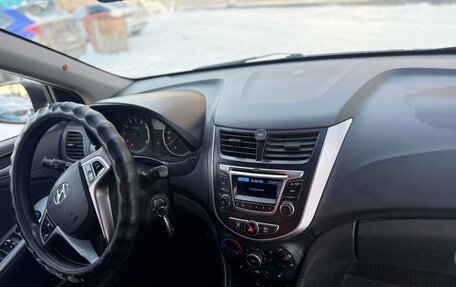 Hyundai Solaris II рестайлинг, 2015 год, 590 000 рублей, 12 фотография